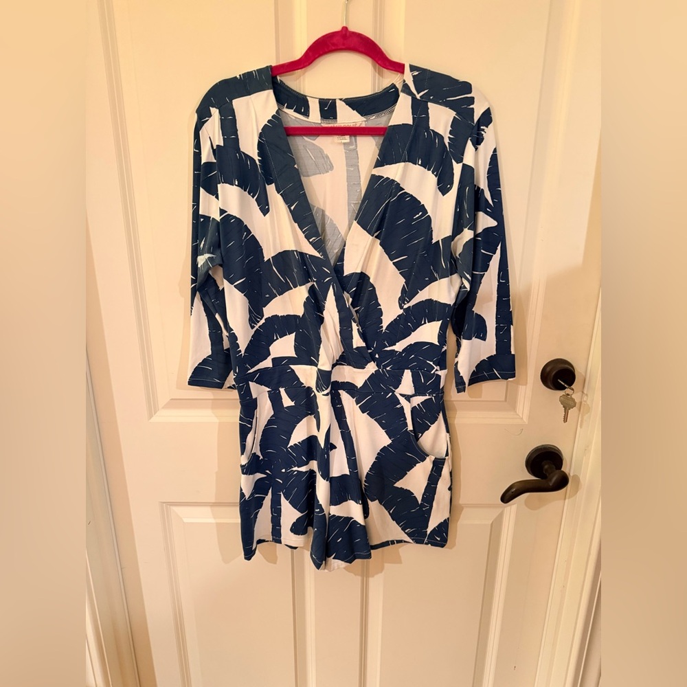 MAHI GOLD Navy and White Printed Romper